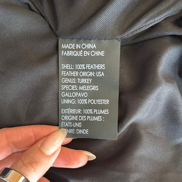 Club Monaco Black Feather Vest Like New - Picture 5 of 5